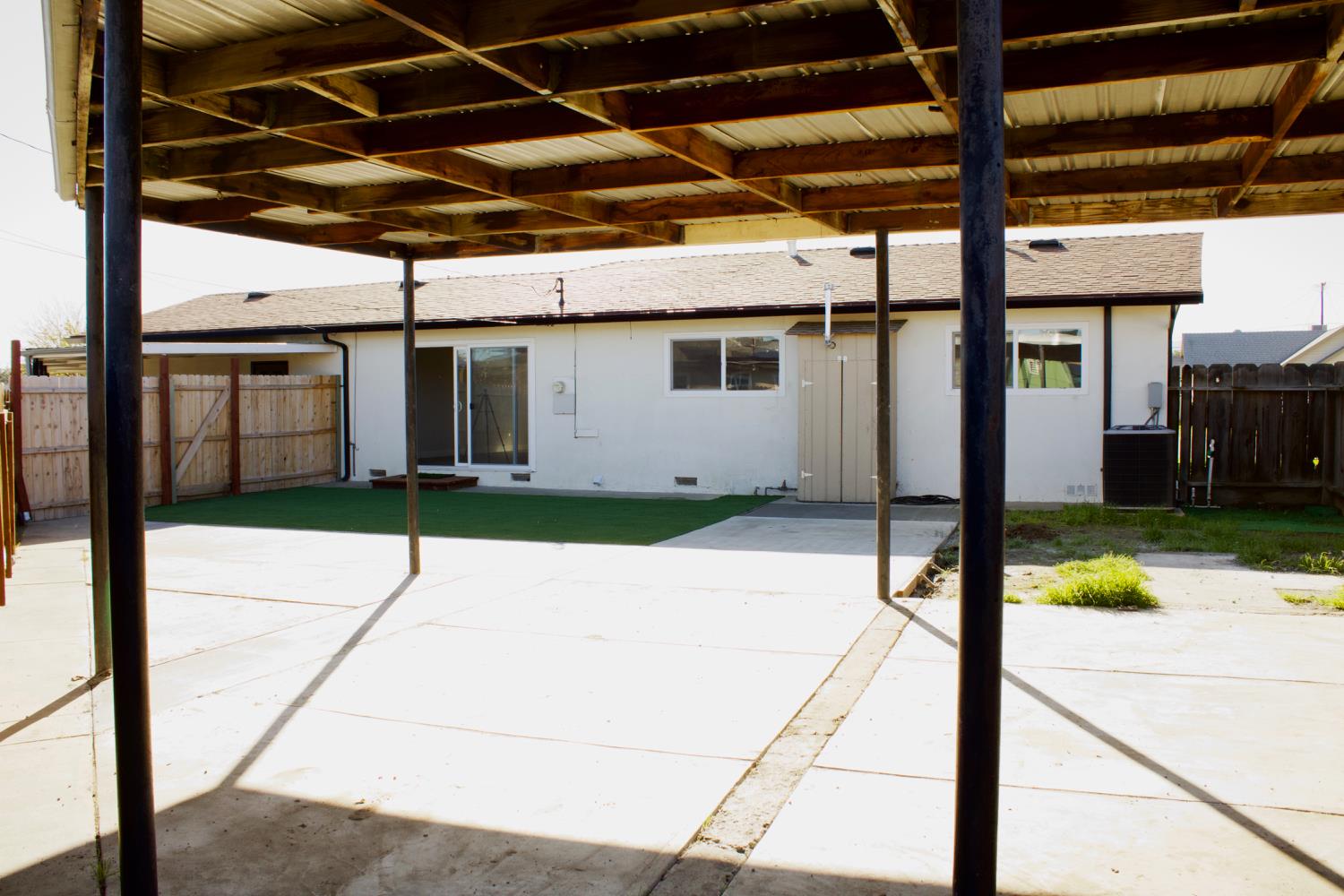 123 Roosevelt St, Coalinga, CA 93210