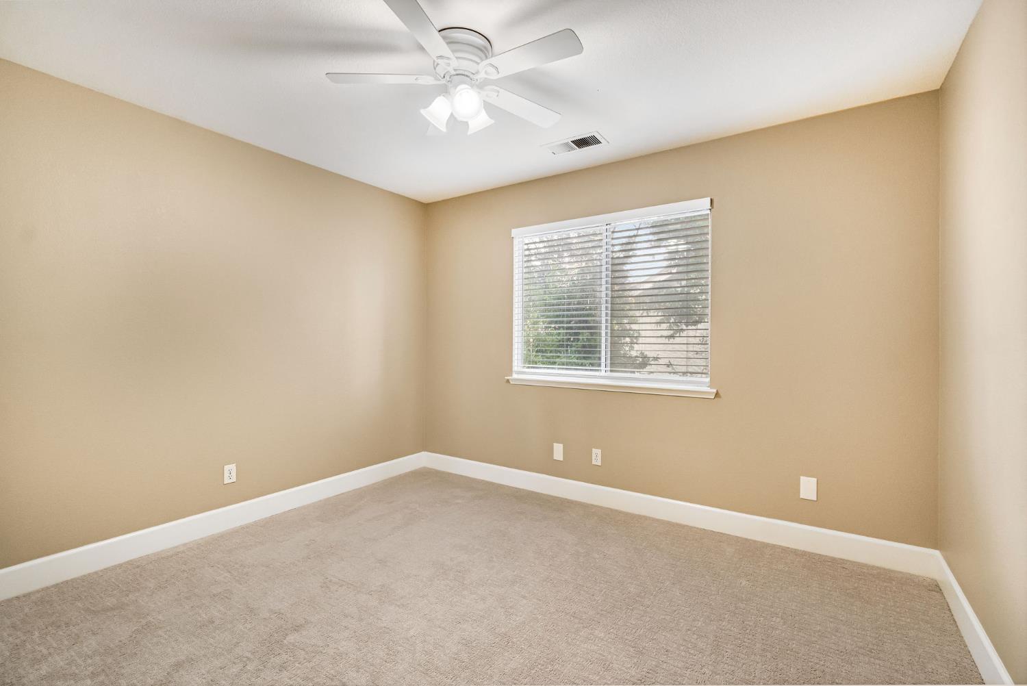 2034 Wrenwood Ave, Clovis, CA 93611