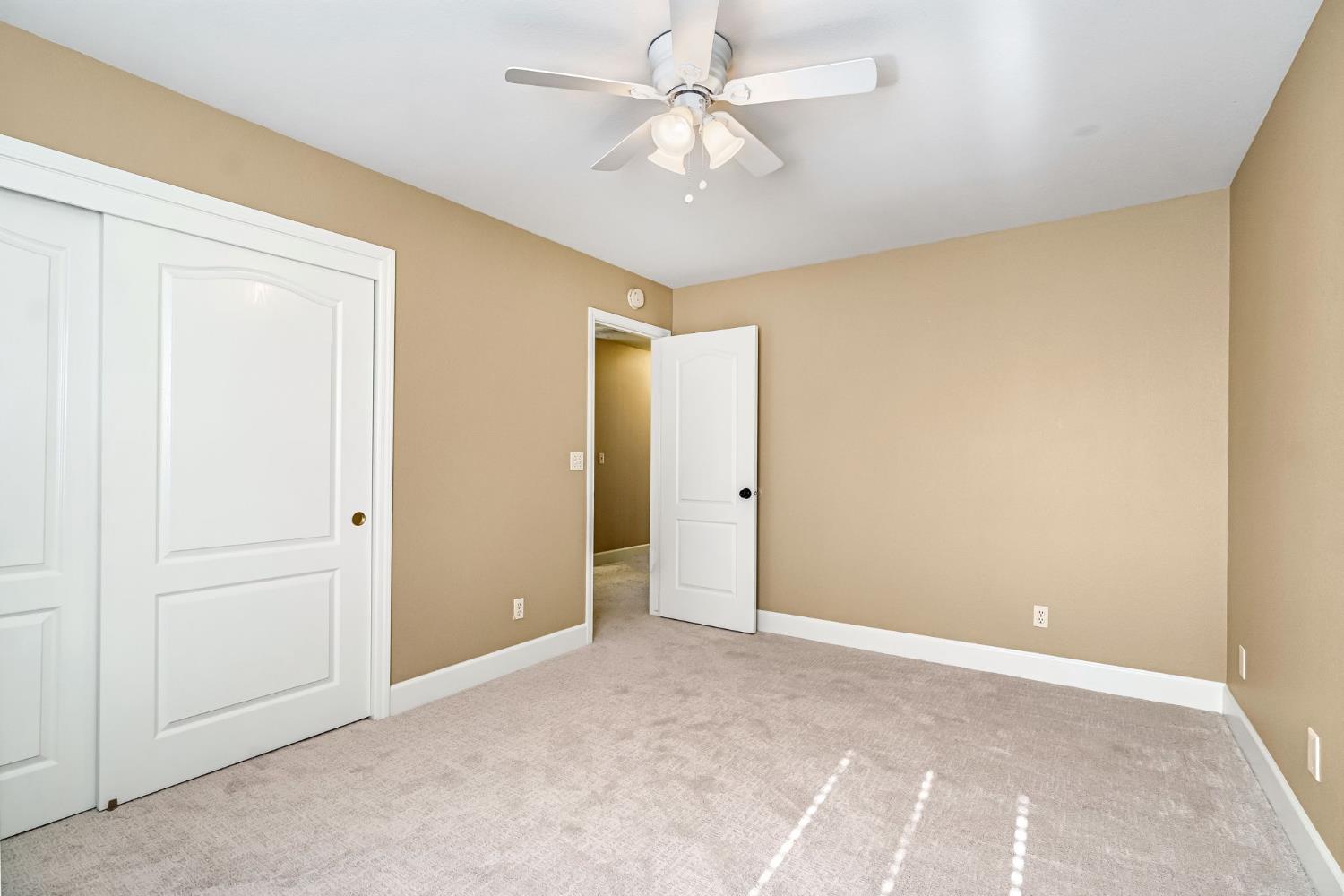 2034 Wrenwood Ave, Clovis, CA 93611