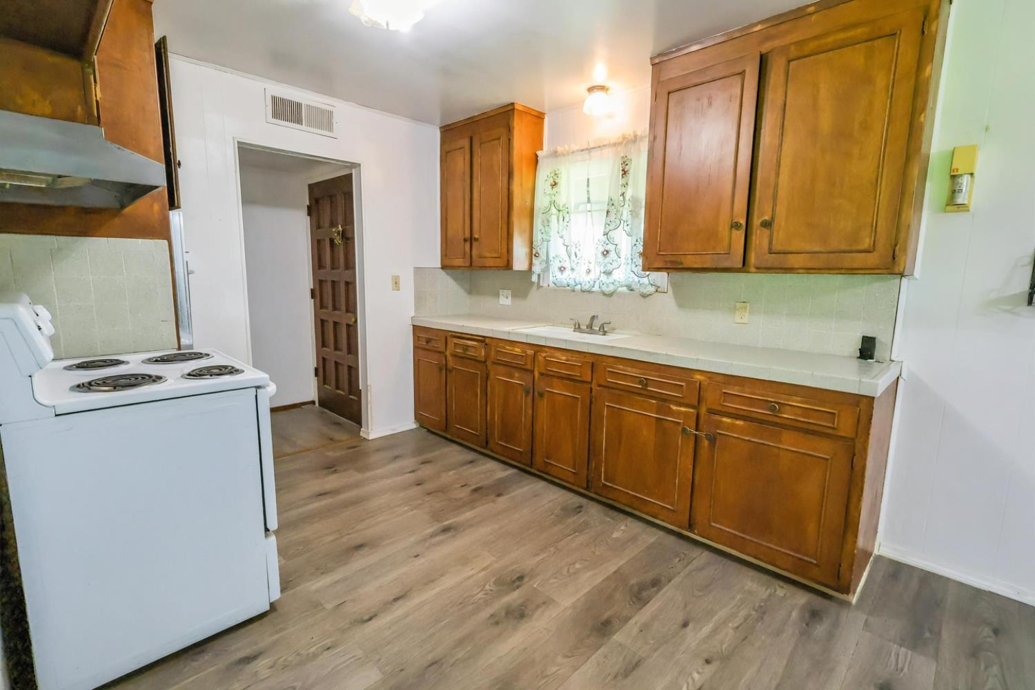 7403 E Alluvial Ave, Clovis, CA 93619