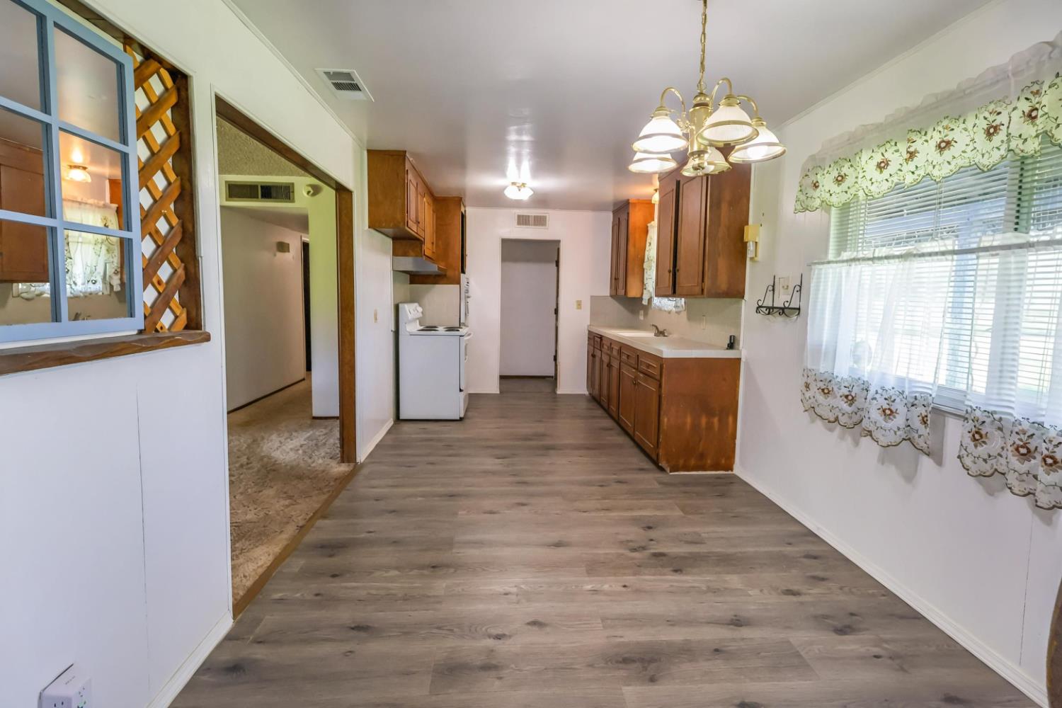 7403 E Alluvial Ave, Clovis, CA 93619