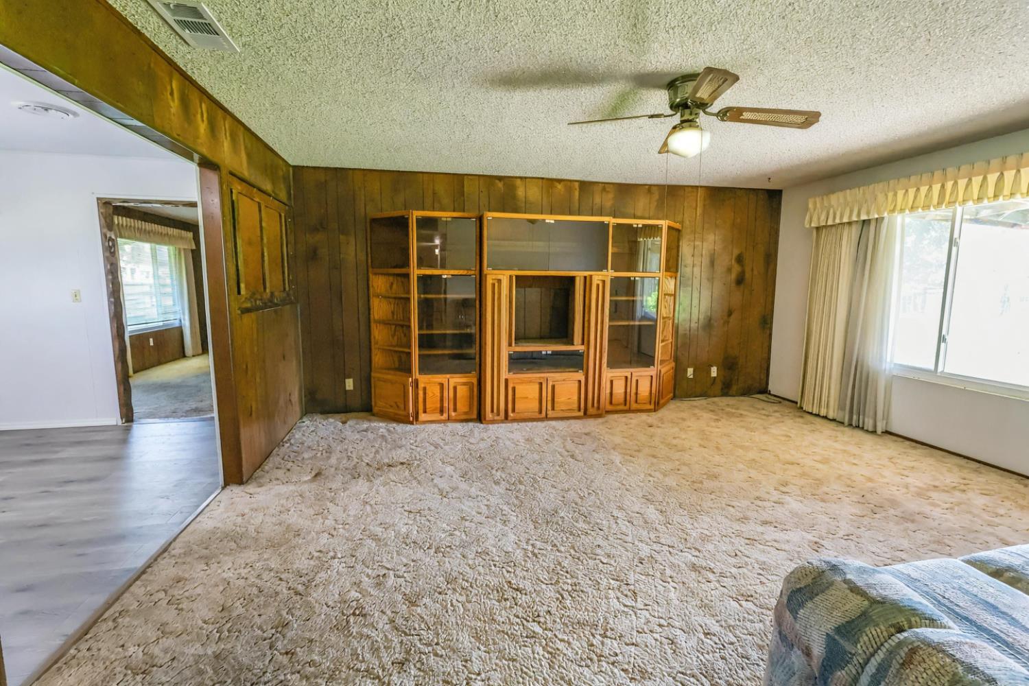 7403 E Alluvial Ave, Clovis, CA 93619