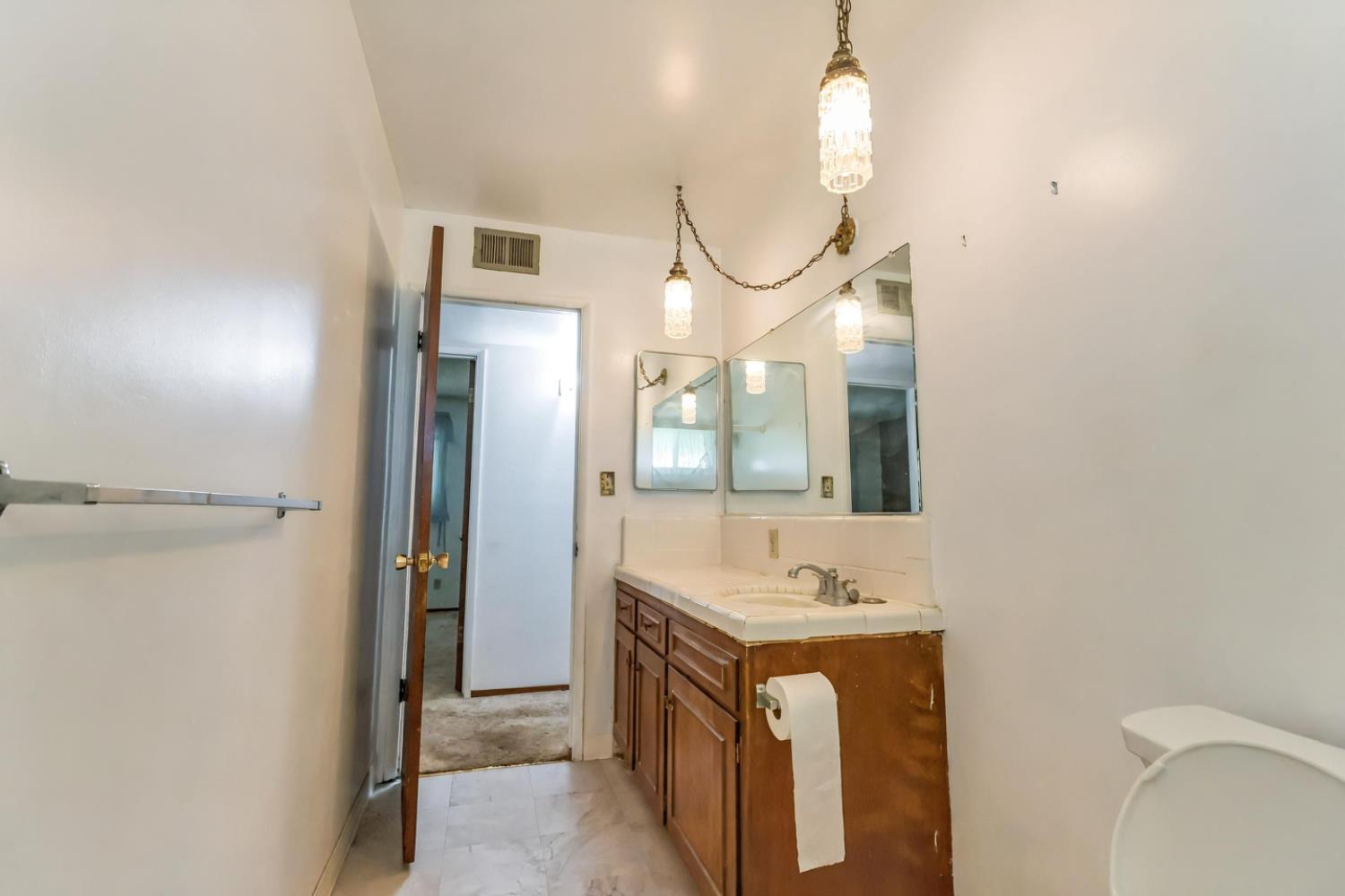 7403 E Alluvial Ave, Clovis, CA 93619