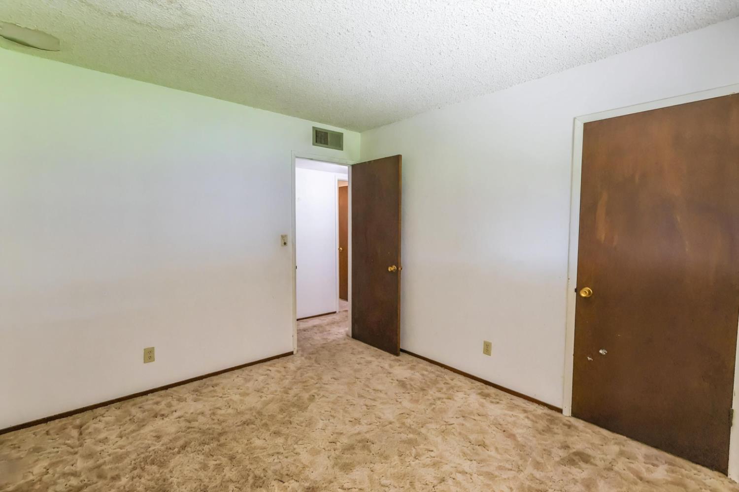 7403 E Alluvial Ave, Clovis, CA 93619