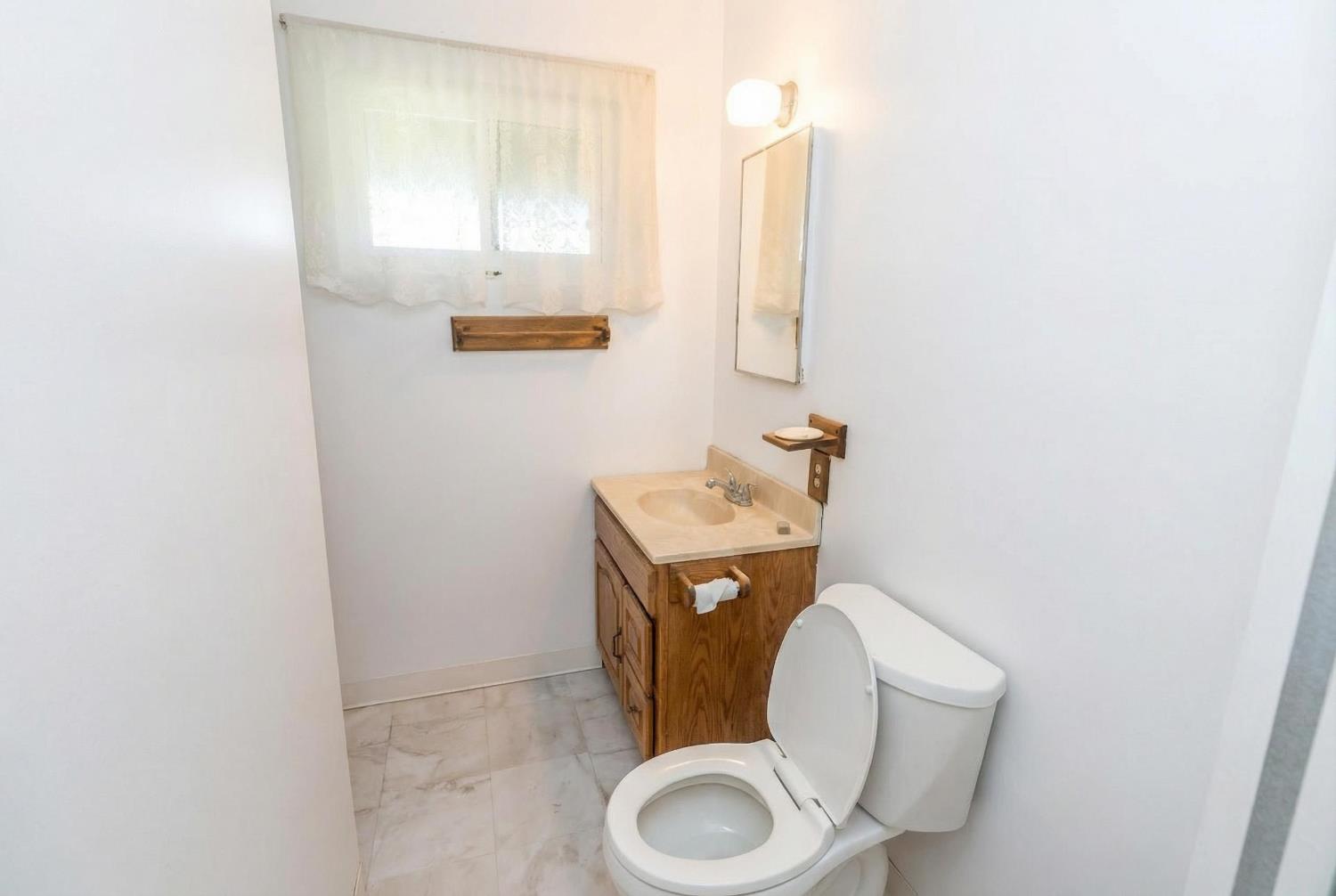 7403 E Alluvial Ave, Clovis, CA 93619