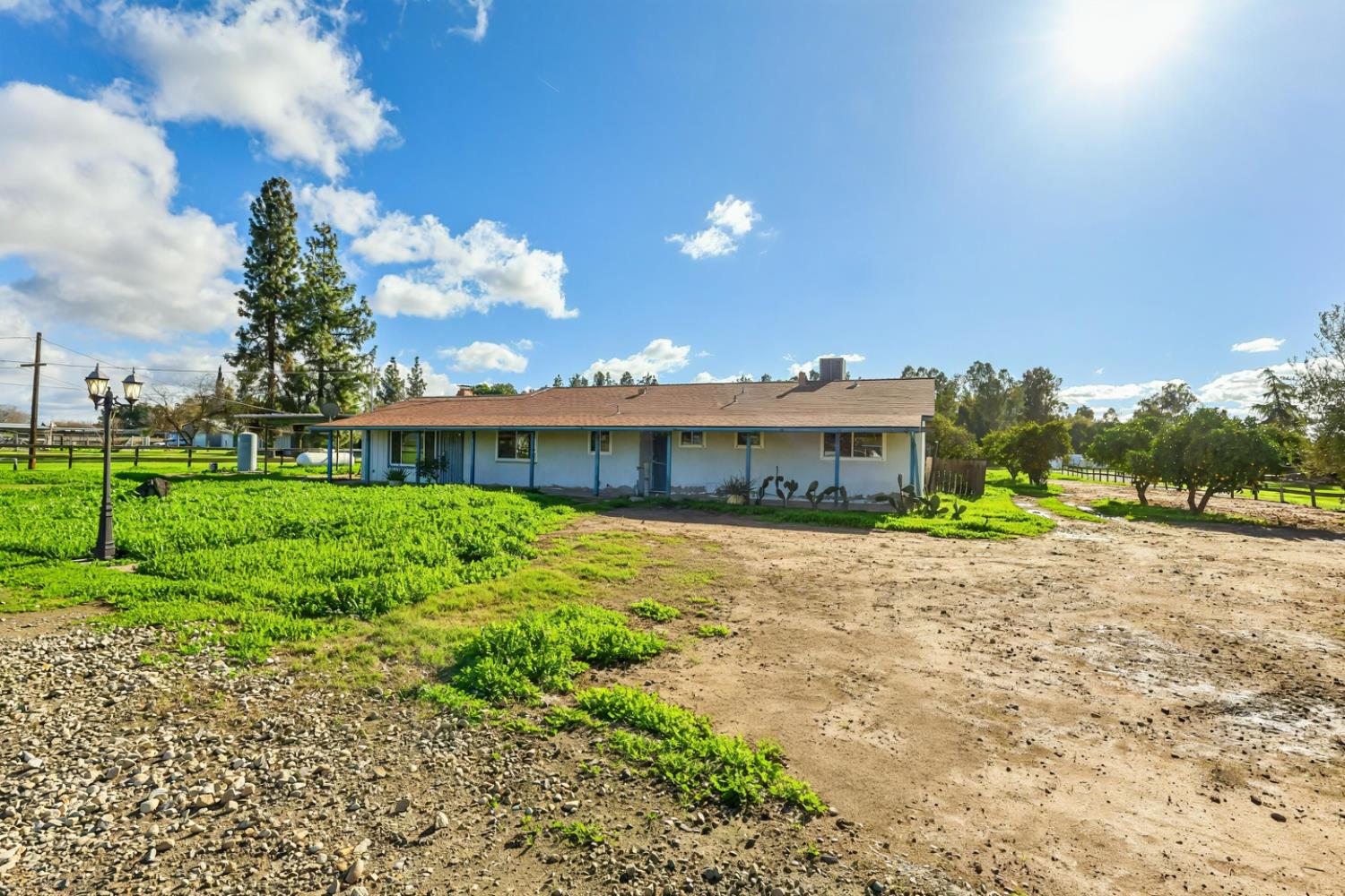 7403 E Alluvial Ave, Clovis, CA 93619