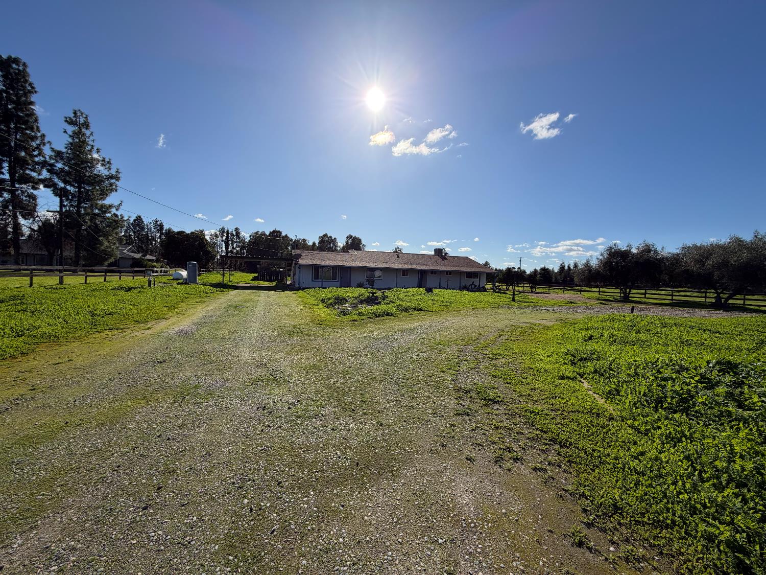 7403 E Alluvial Ave, Clovis, CA 93619