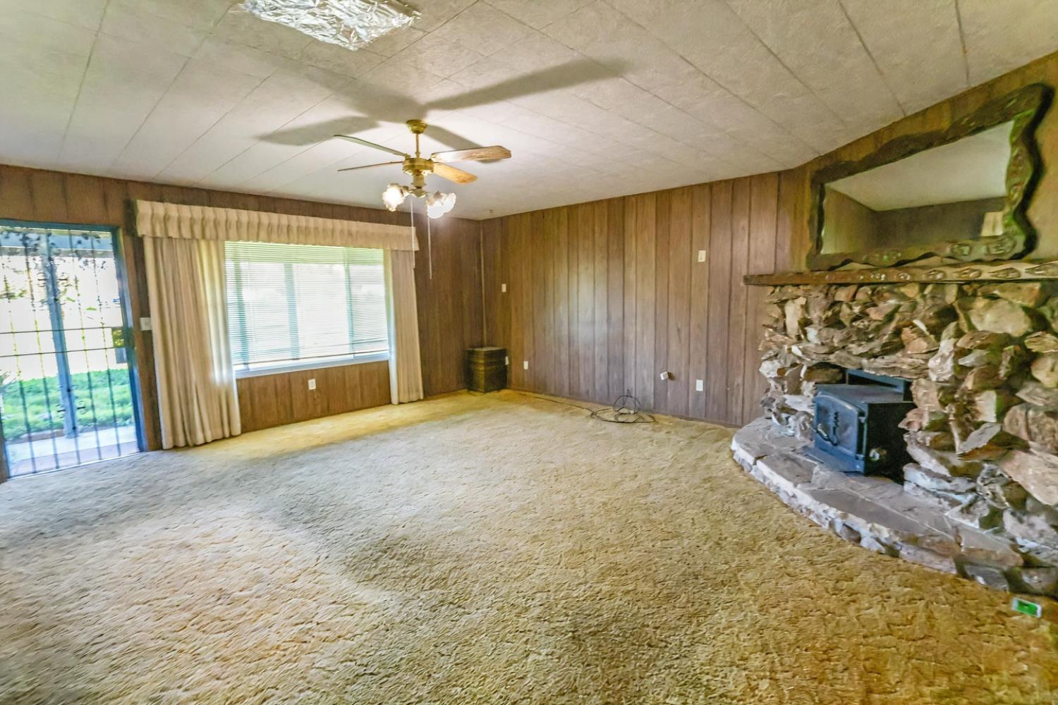 7403 E Alluvial Ave, Clovis, CA 93619