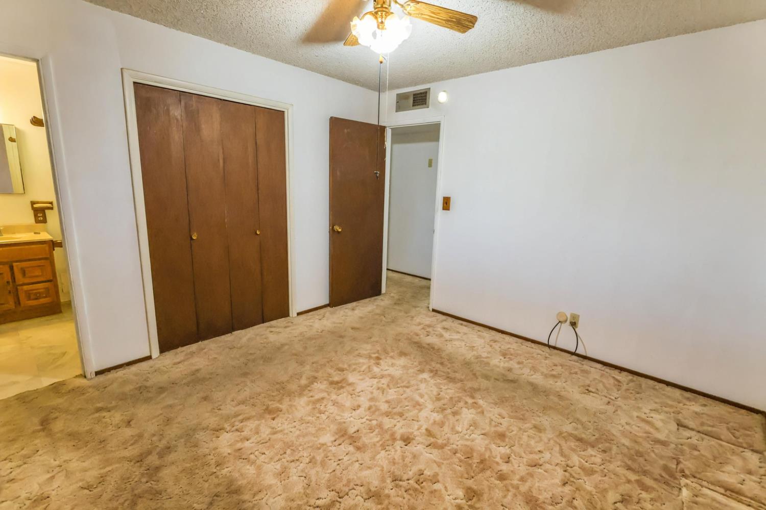 7403 E Alluvial Ave, Clovis, CA 93619