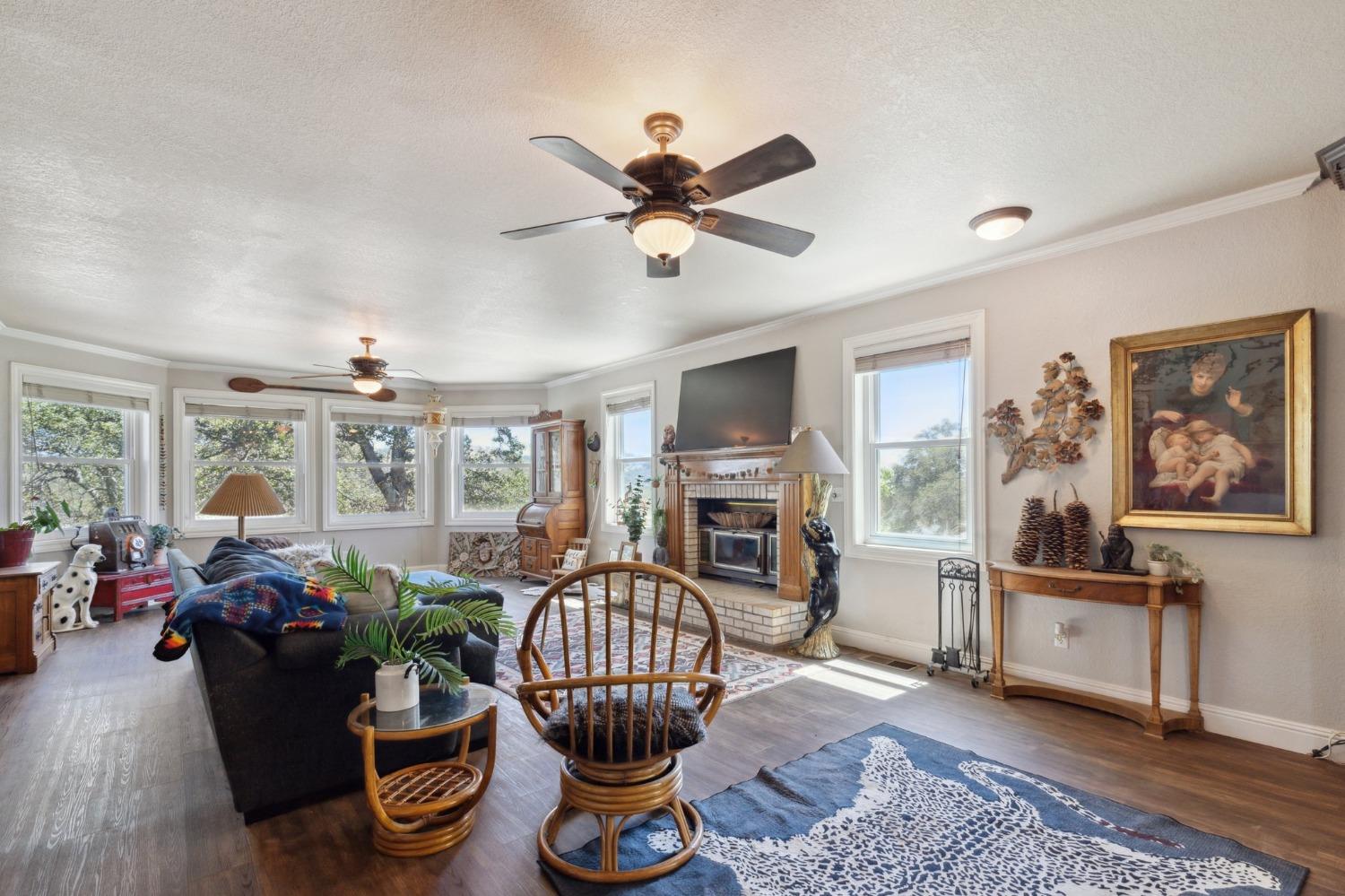 30030 Horseshoe Dr, Coarsegold, CA 93614