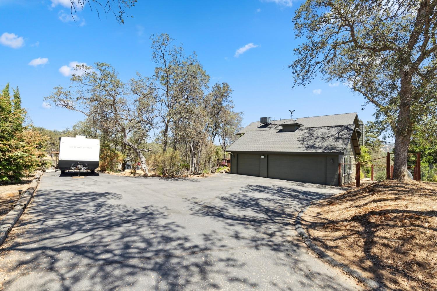 30030 Horseshoe Dr, Coarsegold, CA 93614