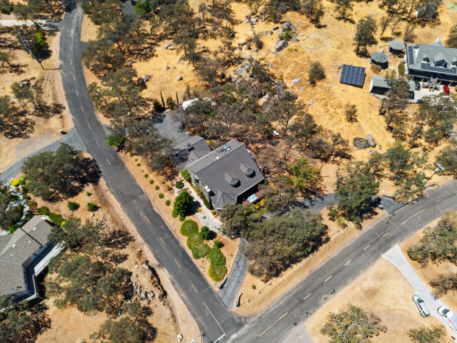 30030 Horseshoe Dr, Coarsegold, CA 93614