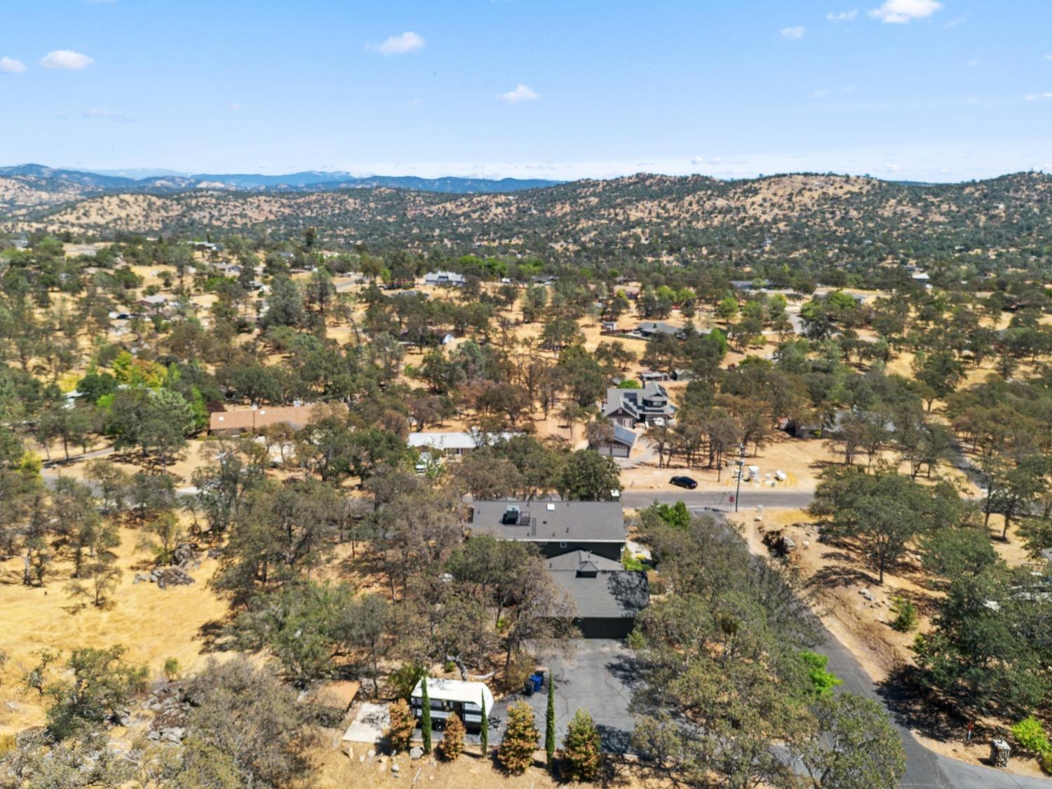 30030 Horseshoe Dr, Coarsegold, CA 93614