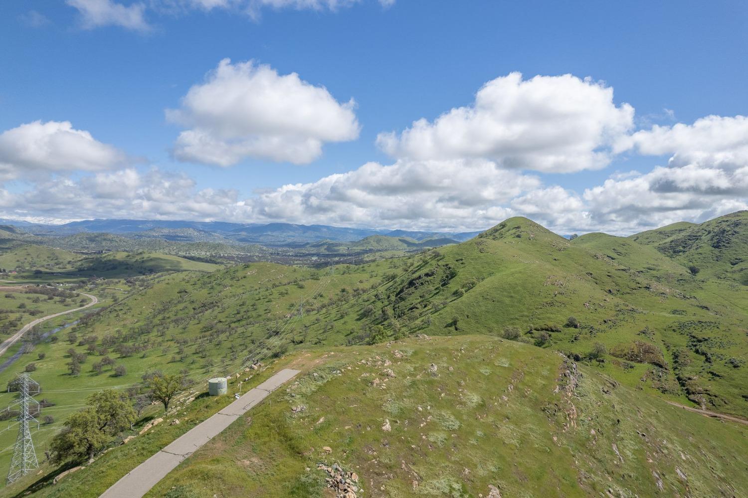 13 Summit Crest Lane, Clovis, CA 96319