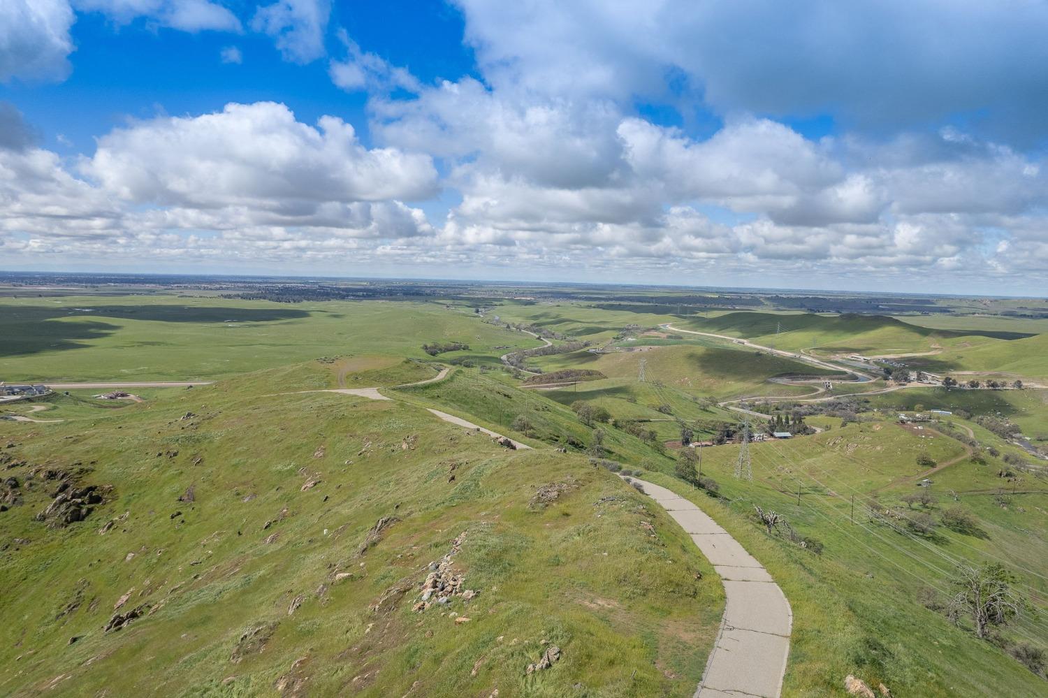 13 Summit Crest Lane, Clovis, CA 96319