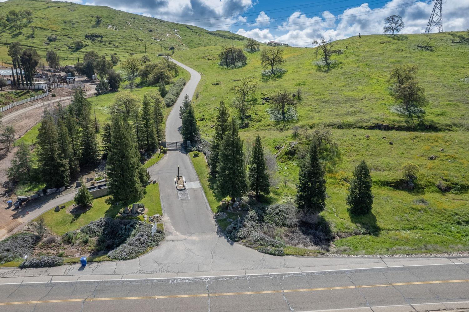 5 Summit Mountain Road, Clovis, CA 93619