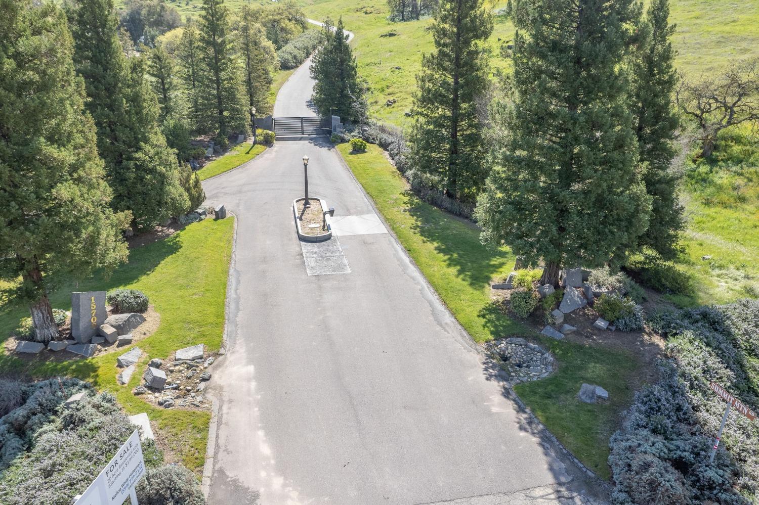 5 Summit Mountain Road, Clovis, CA 93619