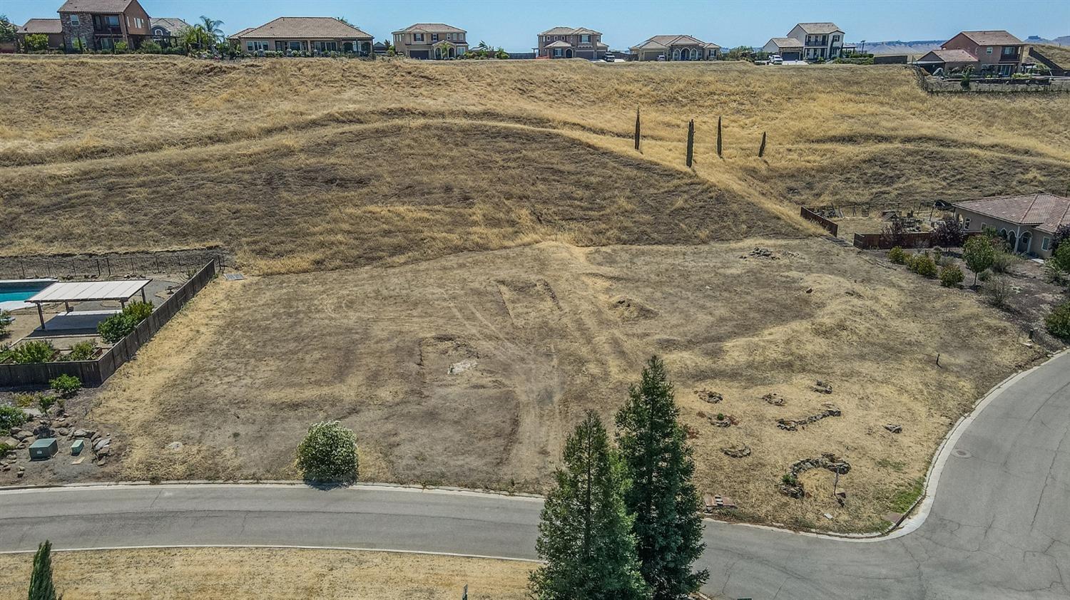 15 16 Via Mira Bella, Friant, CA 93626