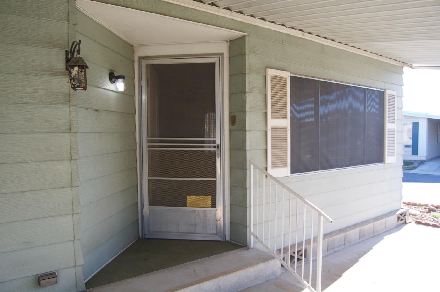 1701 Dinuba Ave, Selma, CA 93662