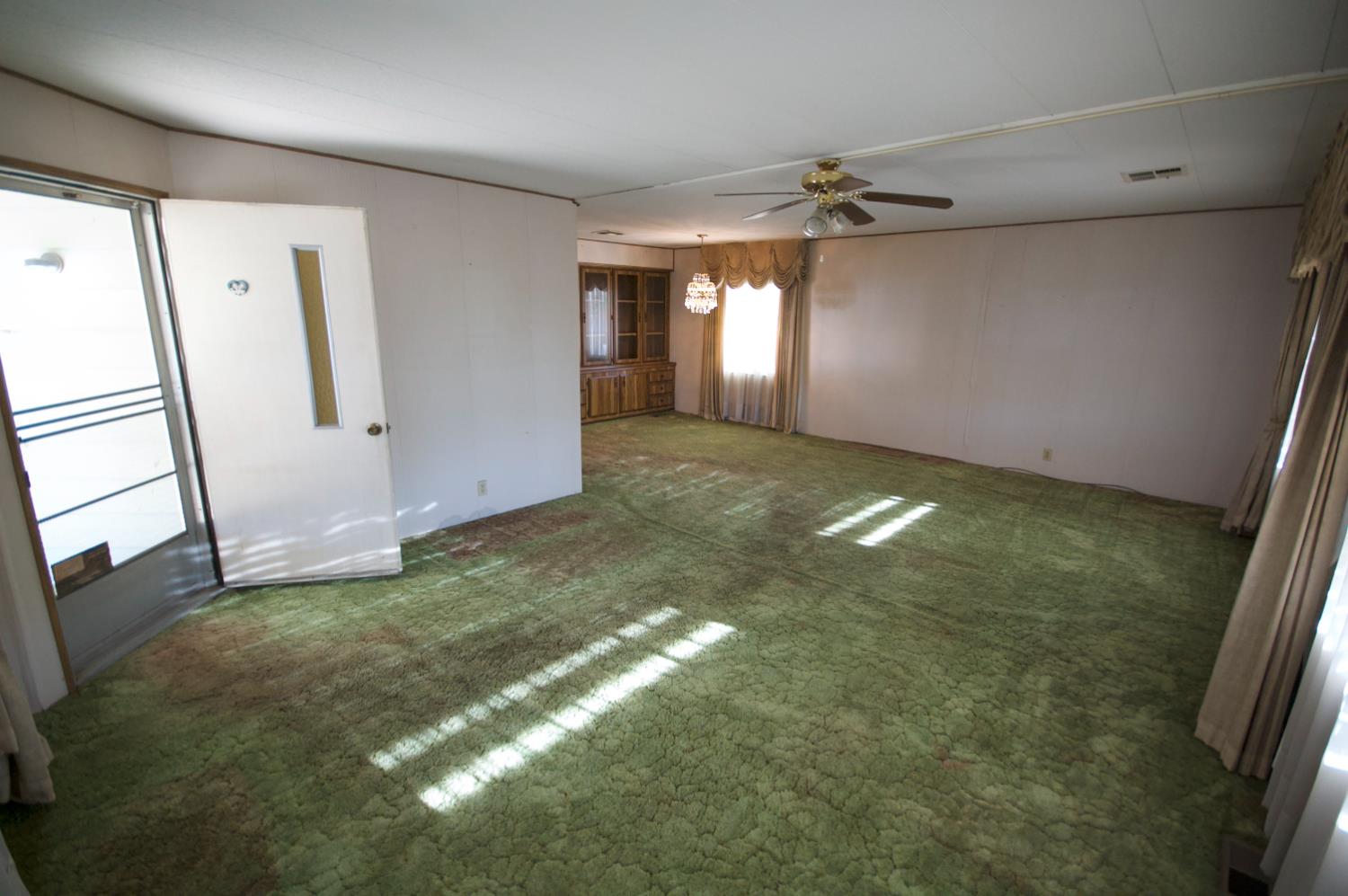 1701 Dinuba Ave, Selma, CA 93662