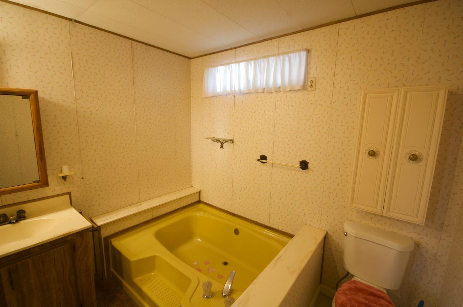 1701 Dinuba Ave, Selma, CA 93662