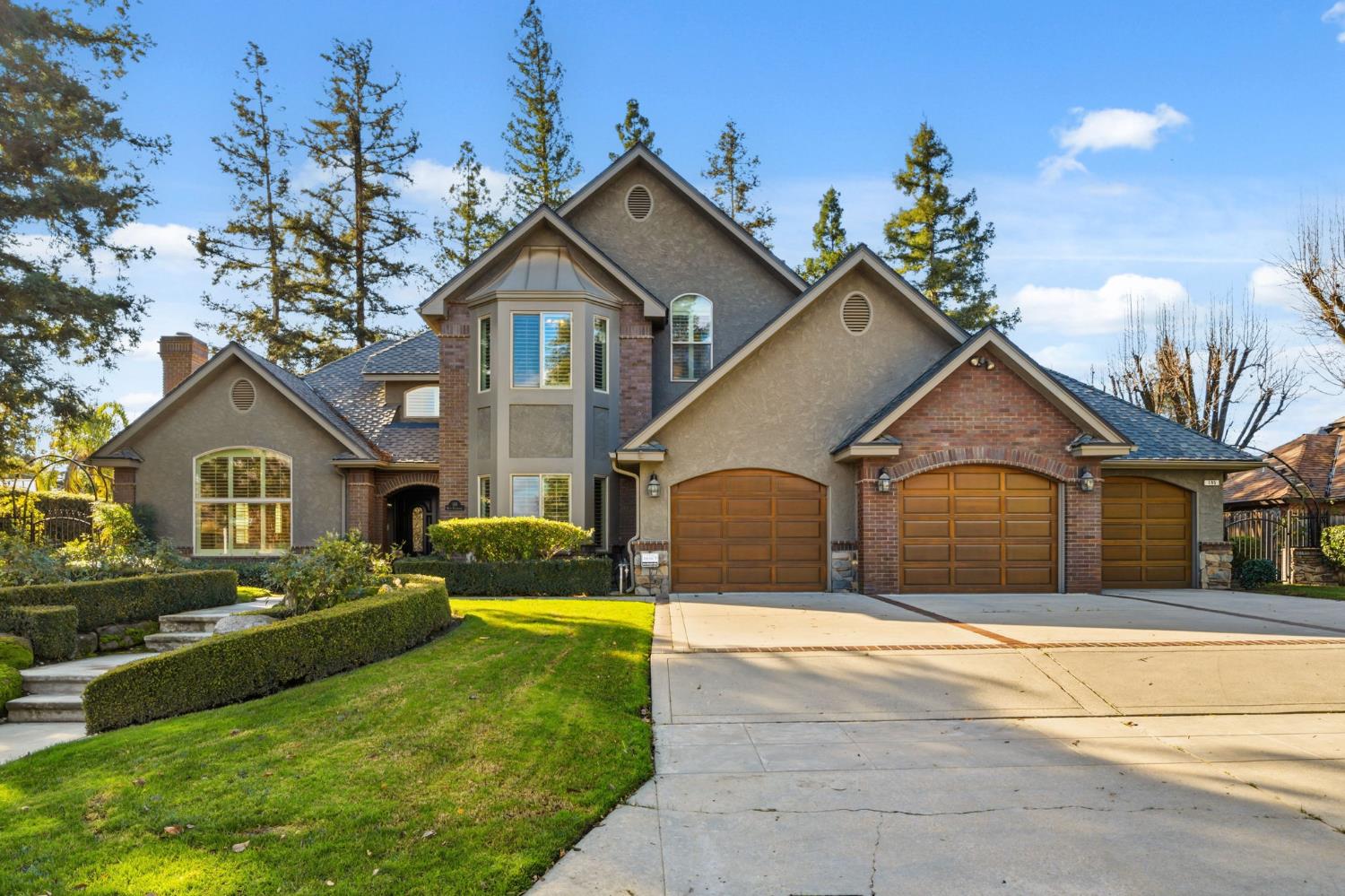 195 W Riverridge Ave, Fresno, CA 93711