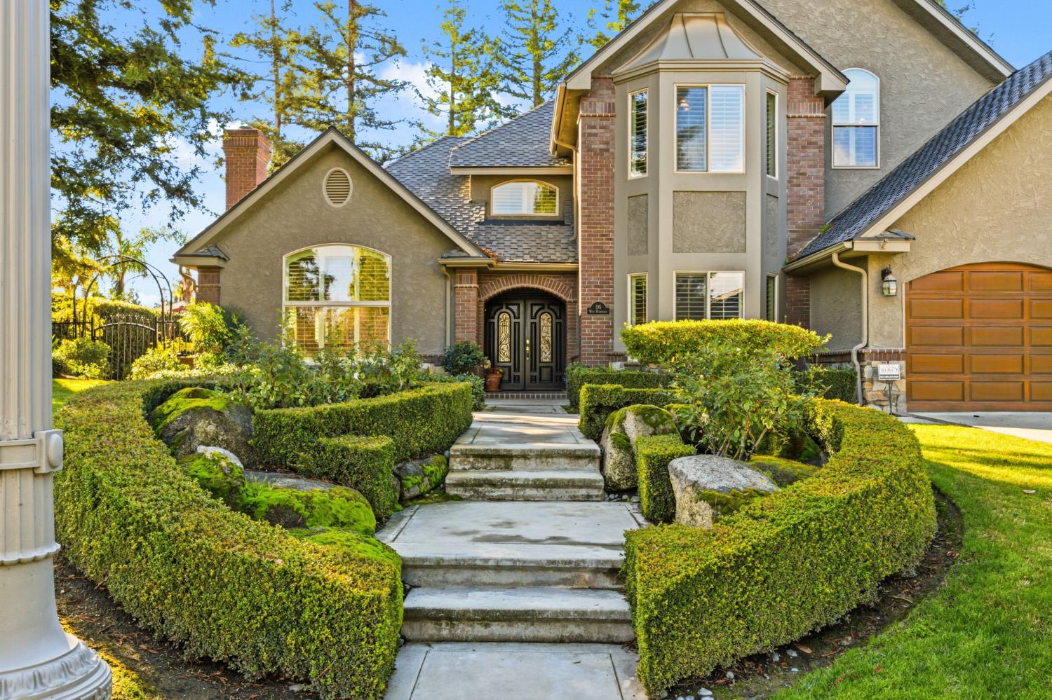 195 W Riverridge Ave, Fresno, CA 93711