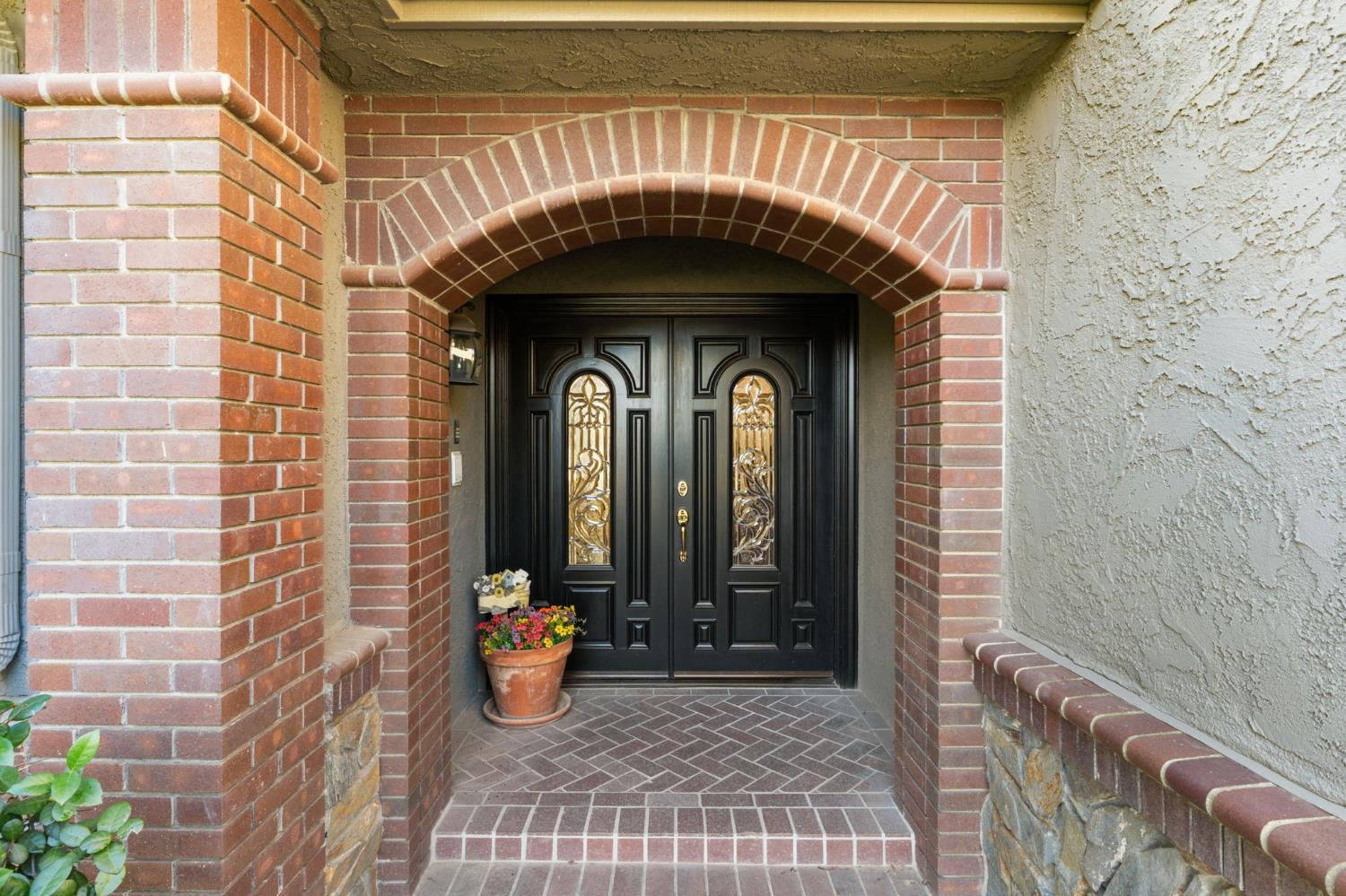 195 W Riverridge Ave, Fresno, CA 93711