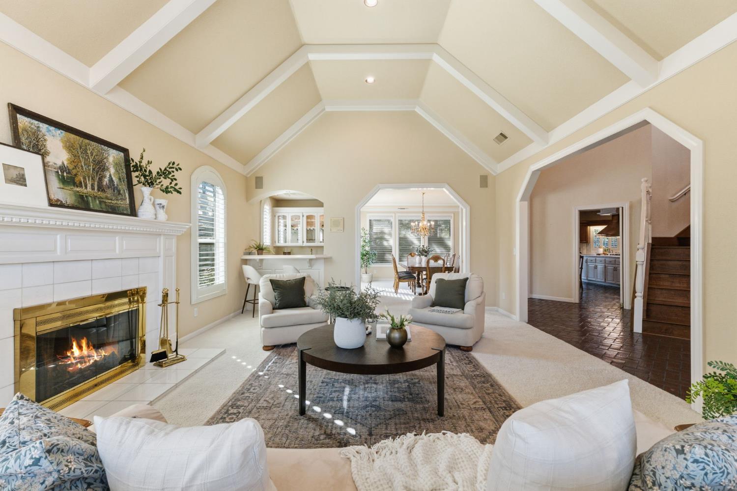 195 W Riverridge Ave, Fresno, CA 93711