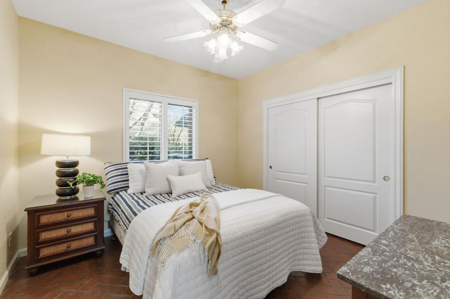 195 W Riverridge Ave, Fresno, CA 93711