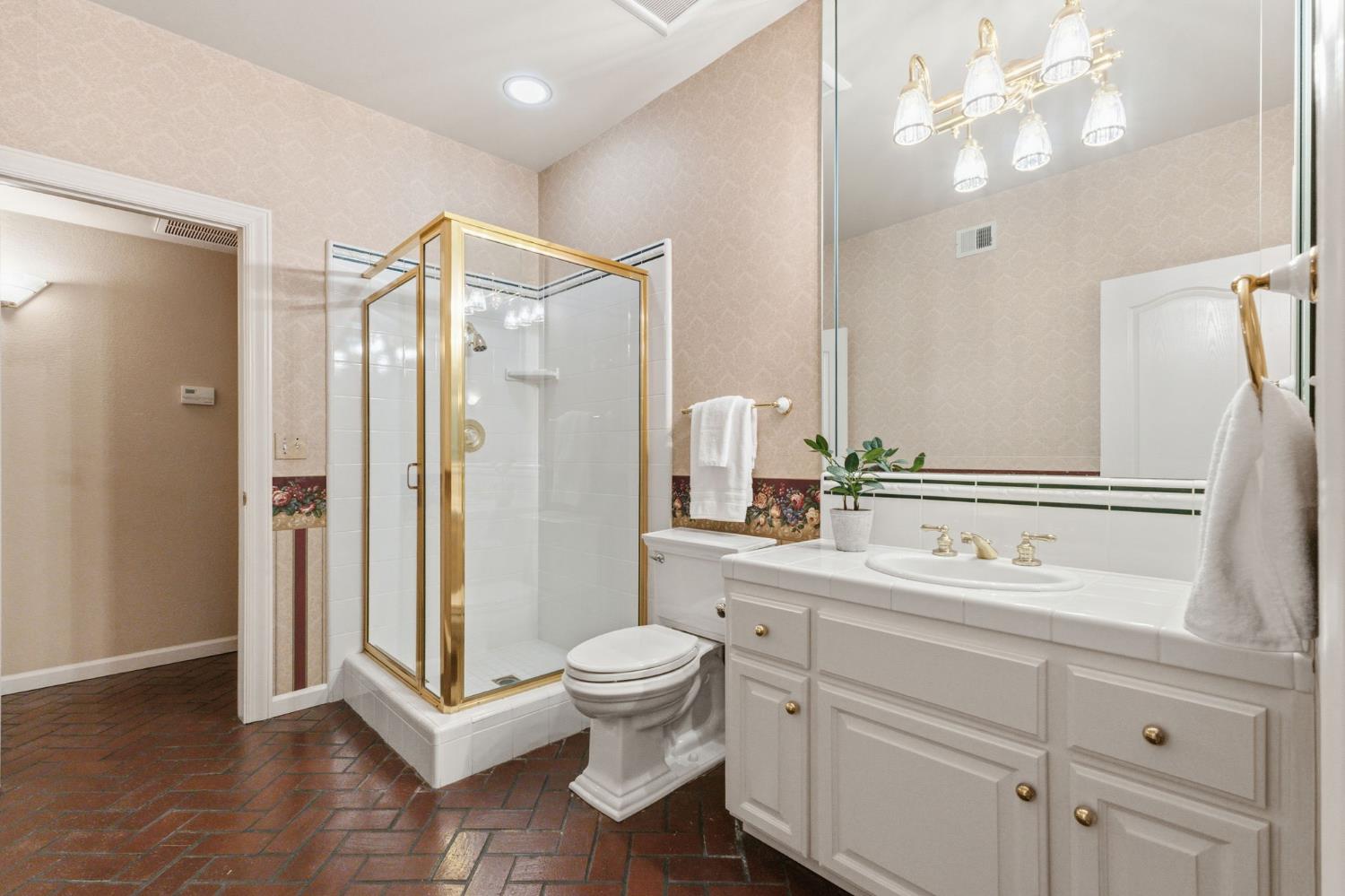 195 W Riverridge Ave, Fresno, CA 93711