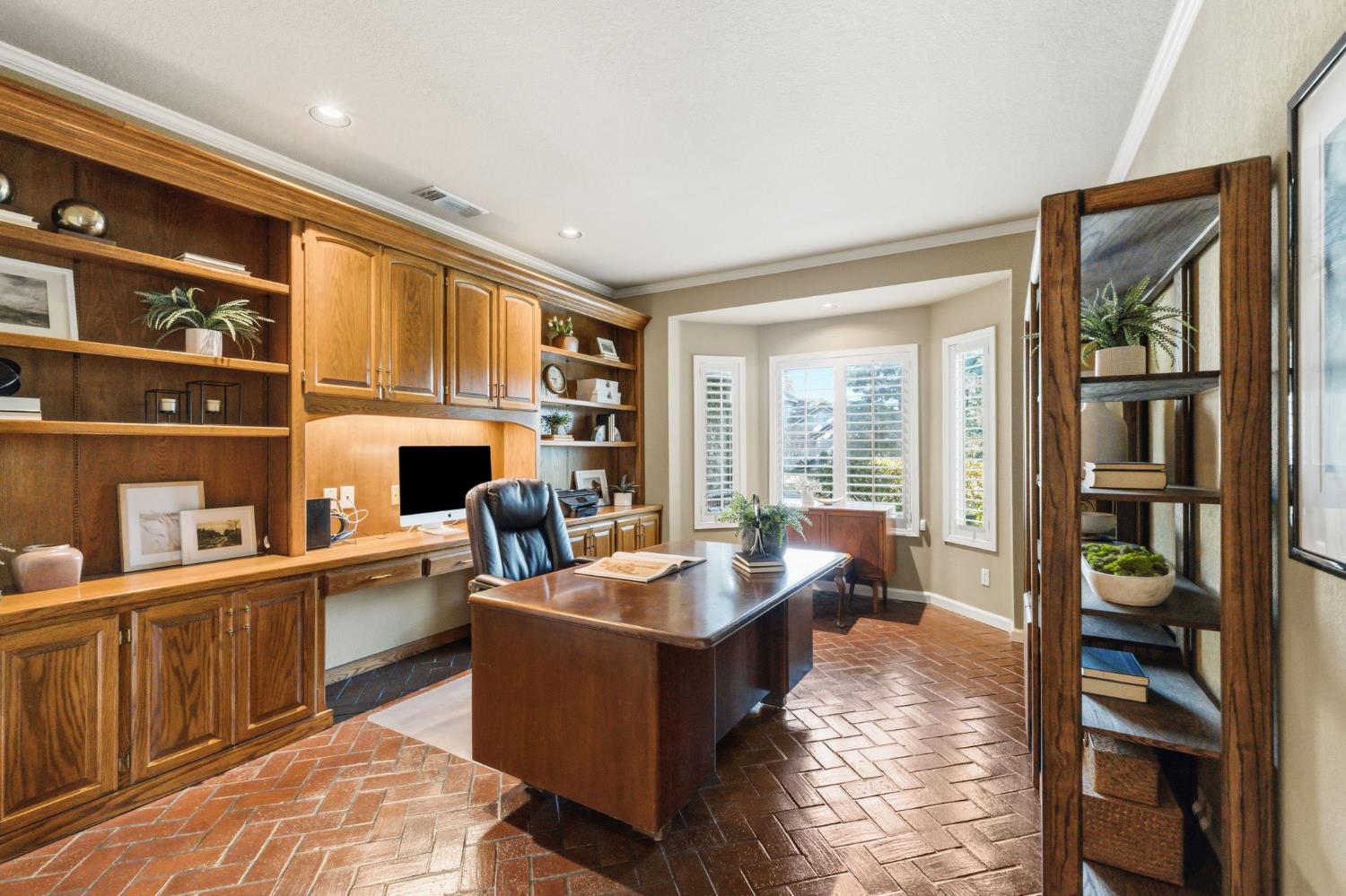 195 W Riverridge Ave, Fresno, CA 93711