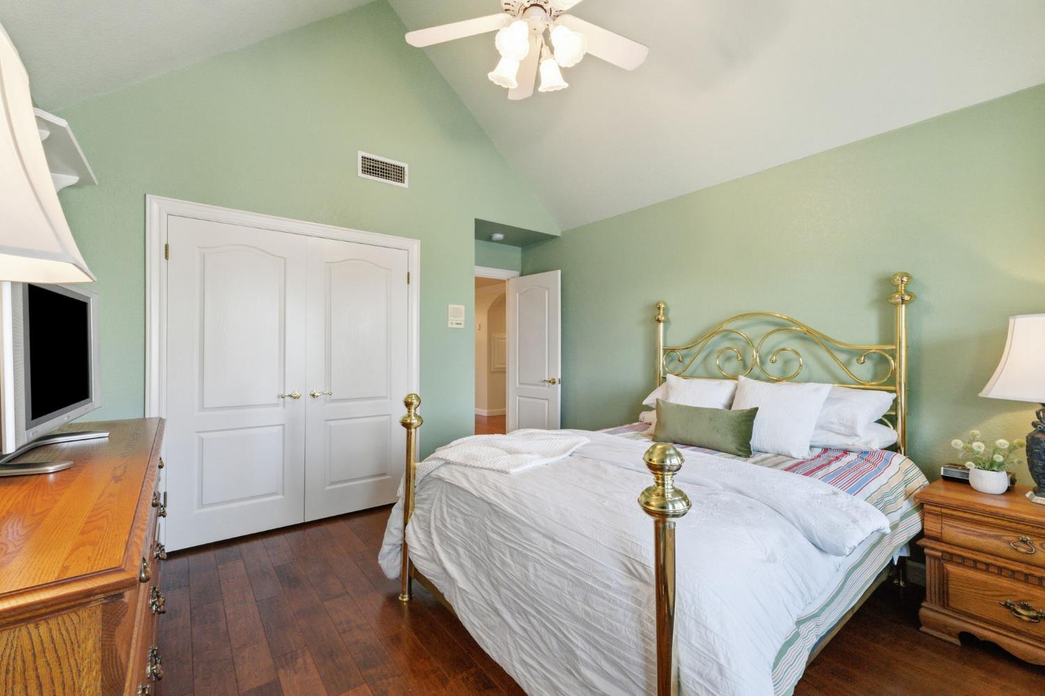 195 W Riverridge Ave, Fresno, CA 93711