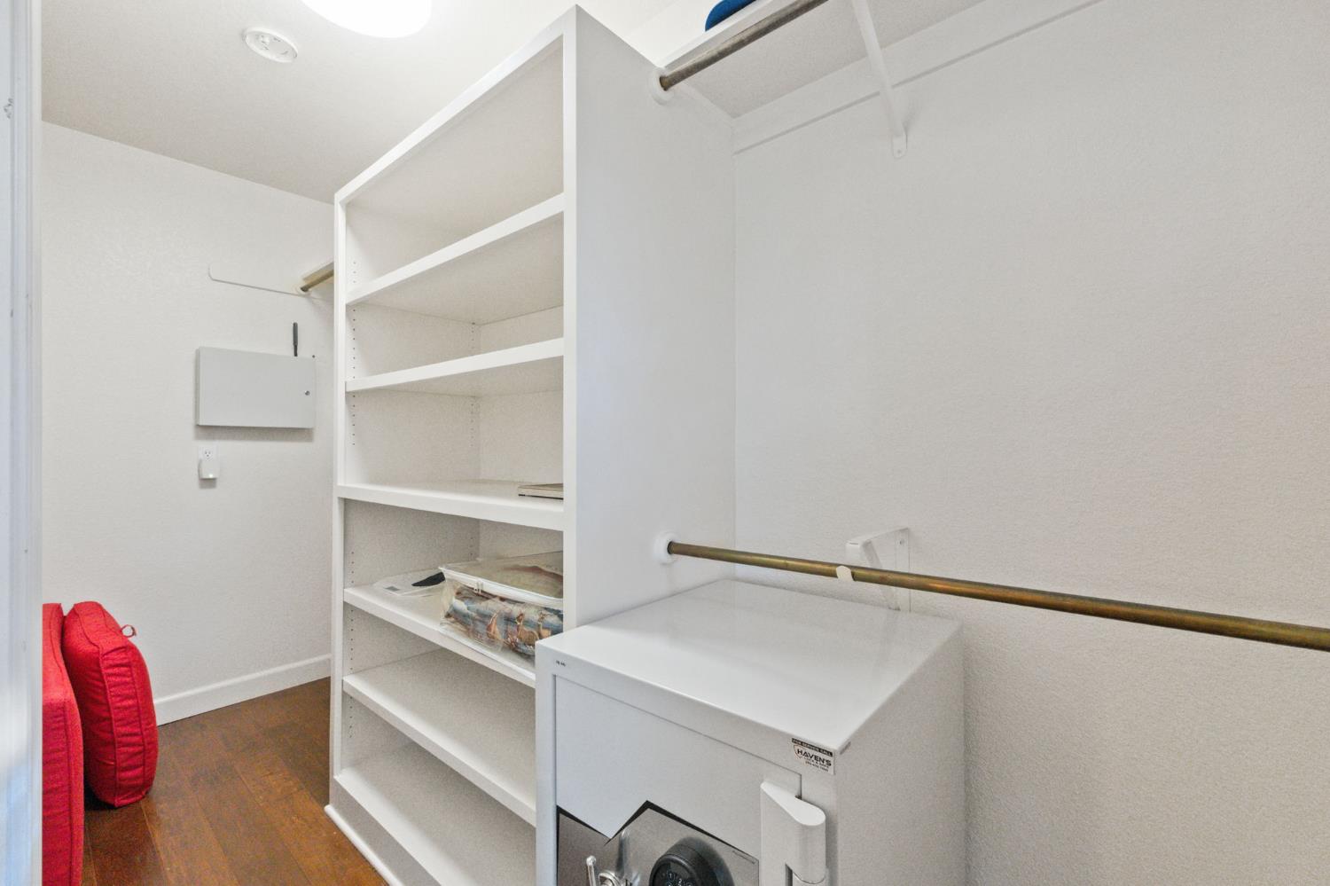 195 W Riverridge Ave, Fresno, CA 93711