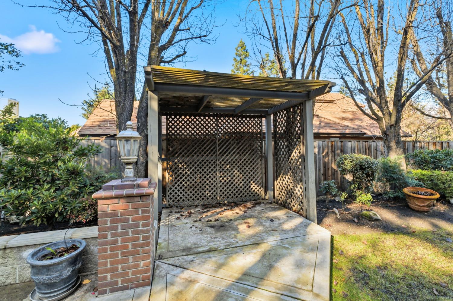 195 W Riverridge Ave, Fresno, CA 93711