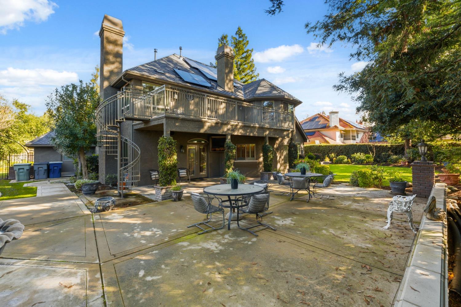 195 W Riverridge Ave, Fresno, CA 93711