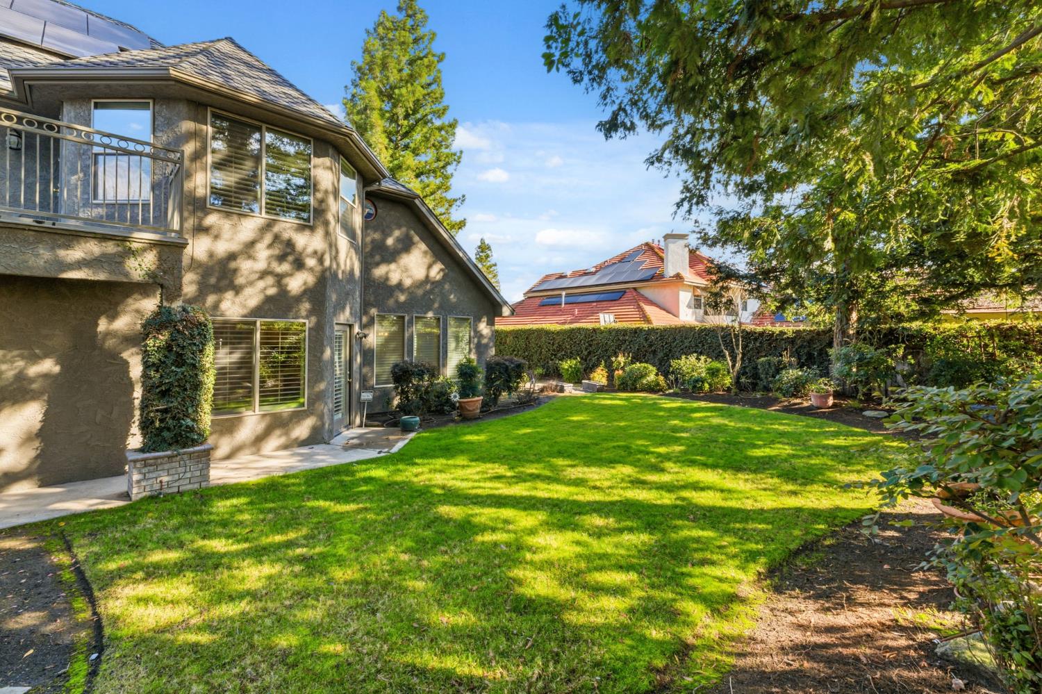 195 W Riverridge Ave, Fresno, CA 93711