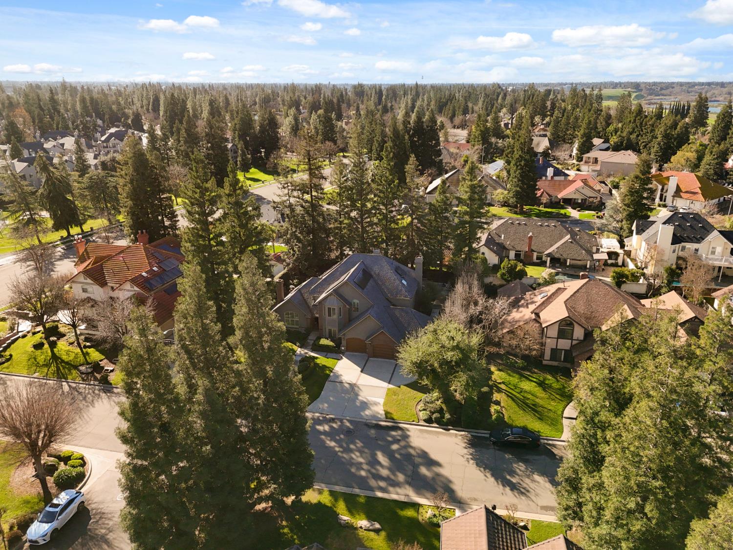 195 W Riverridge Ave, Fresno, CA 93711