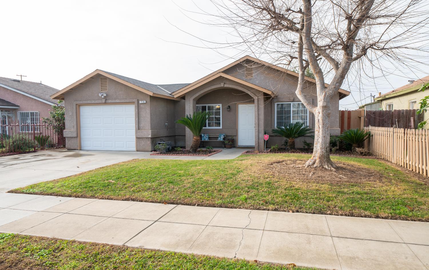 718 S D St, Madera, CA 93638