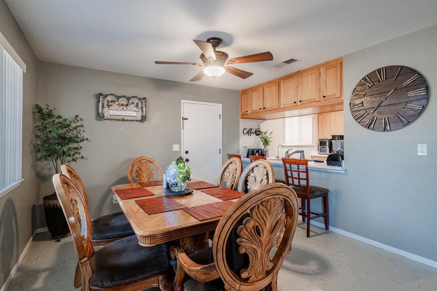 718 S D St, Madera, CA 93638