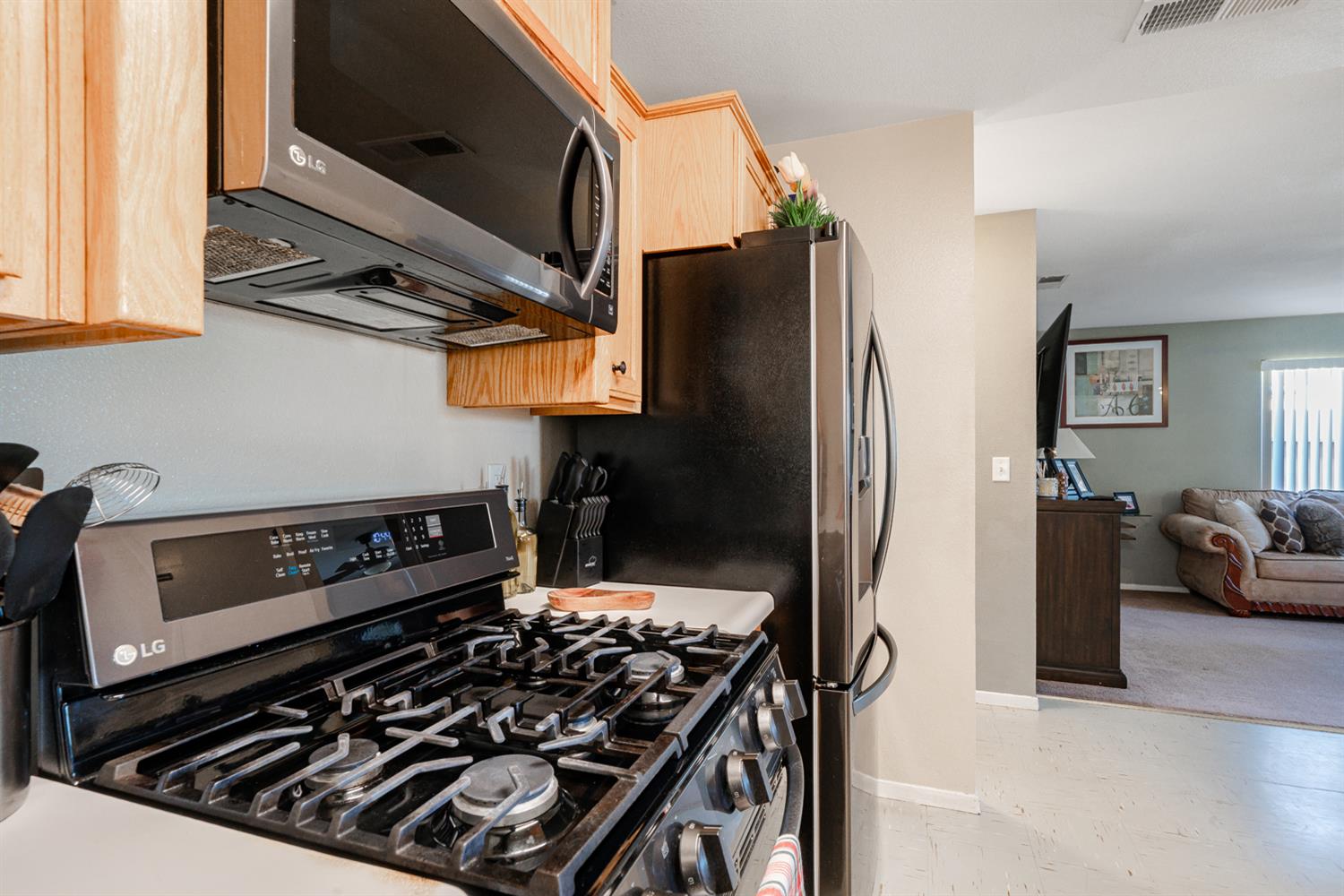 718 S D St, Madera, CA 93638