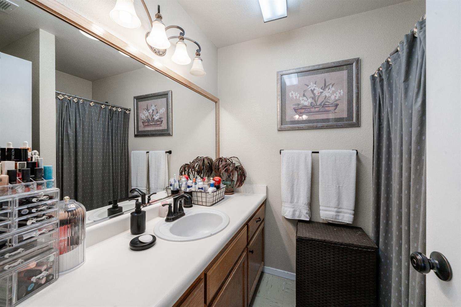 718 S D St, Madera, CA 93638