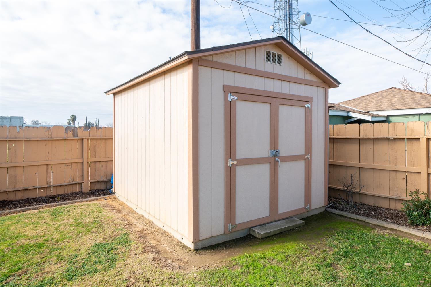 718 S D St, Madera, CA 93638