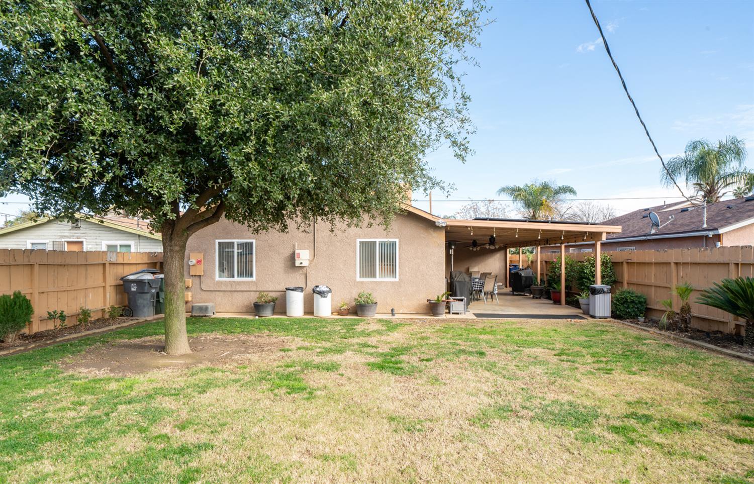 718 S D St, Madera, CA 93638