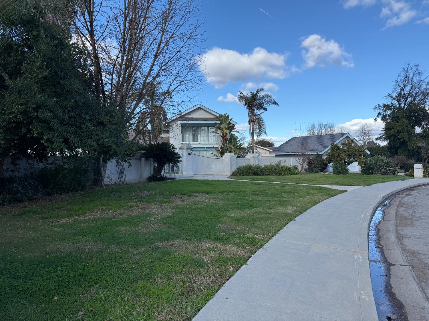 2405 Country Club Ln, Selma, CA 93662