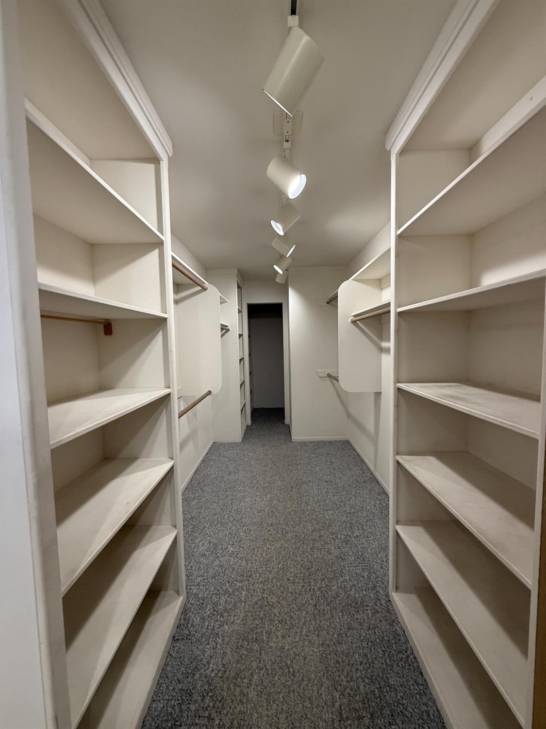 2405 Country Club Ln, Selma, CA 93662