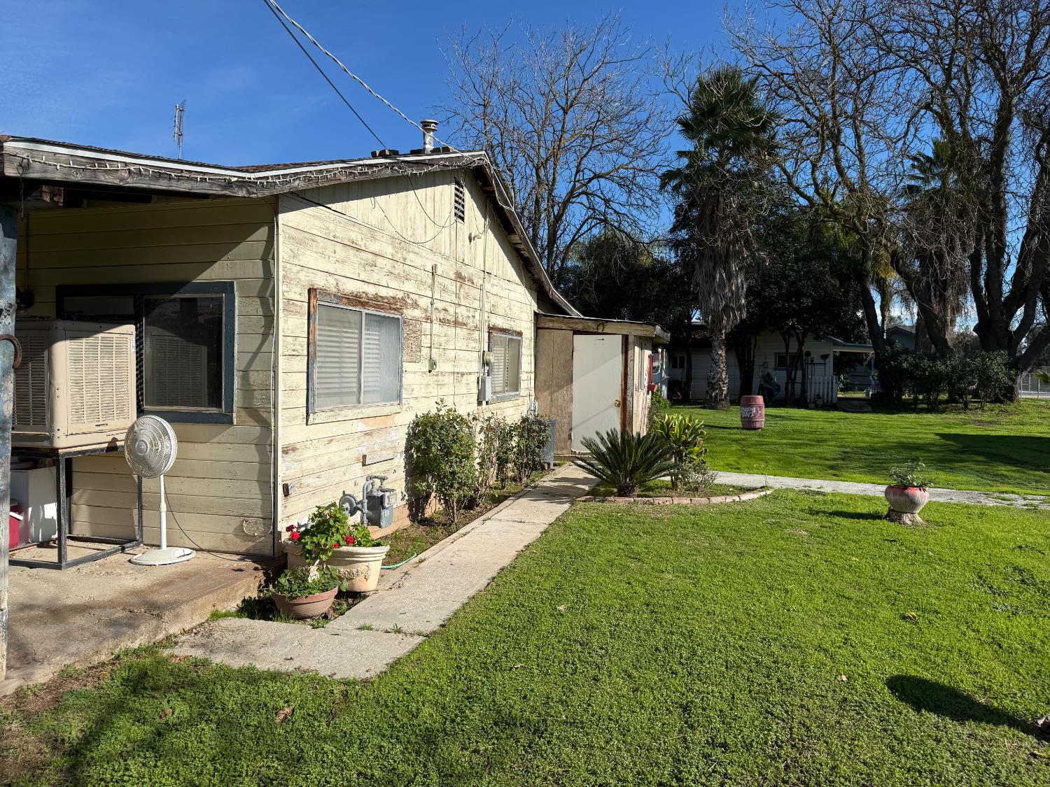 2384 N Bryan, Fresno, CA 93723