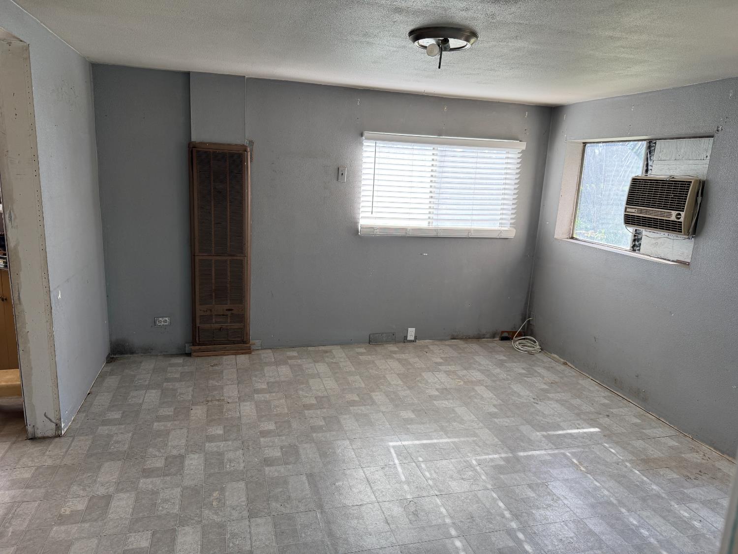 2384 N Bryan, Fresno, CA 93723