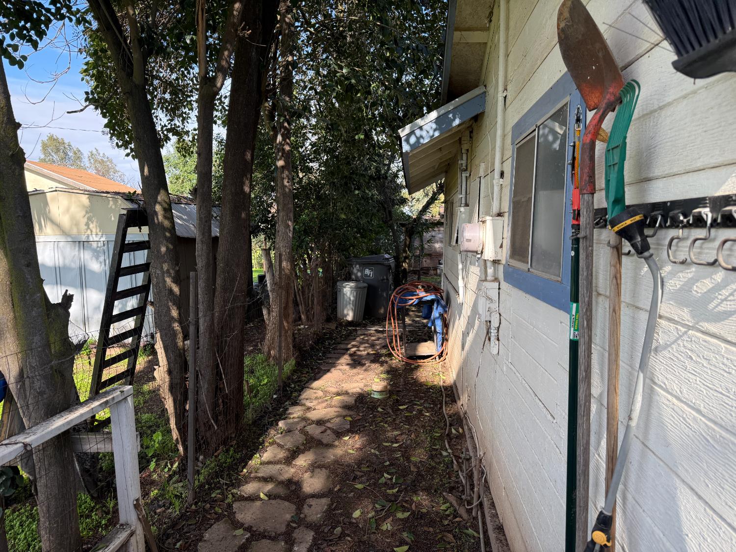 2384 N Bryan, Fresno, CA 93723