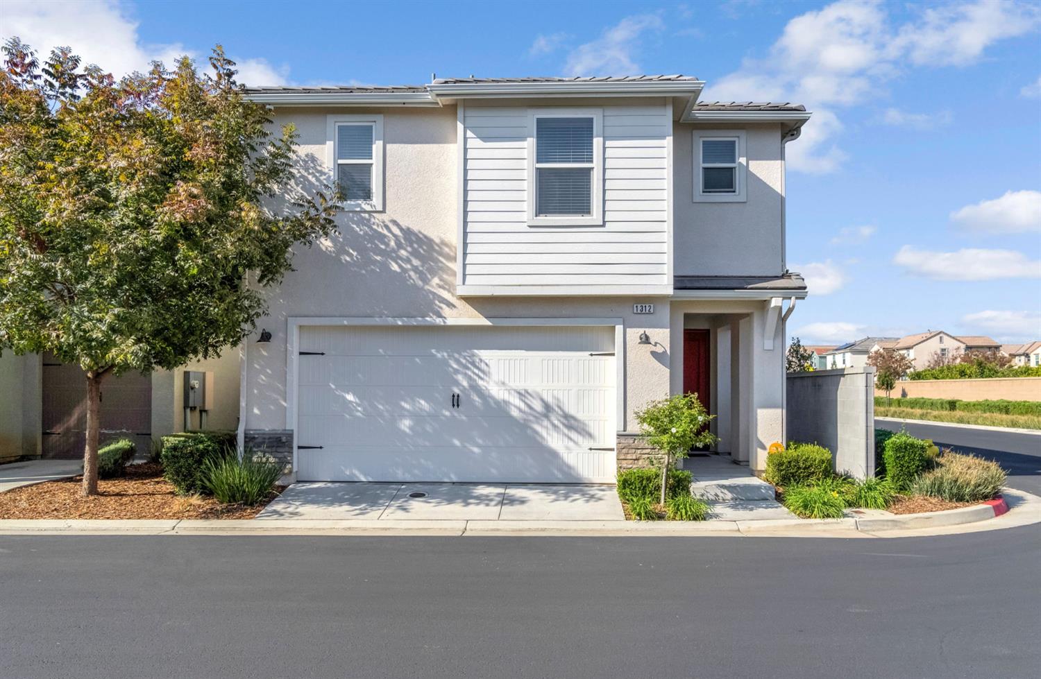 1312 Joy Dr, Clovis, CA 93619